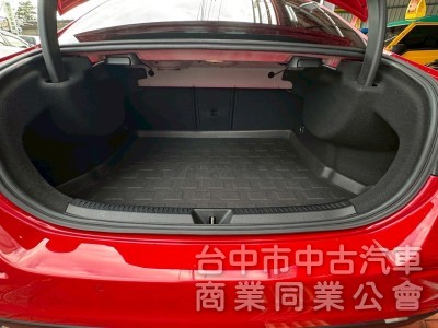 2019 A180 四門