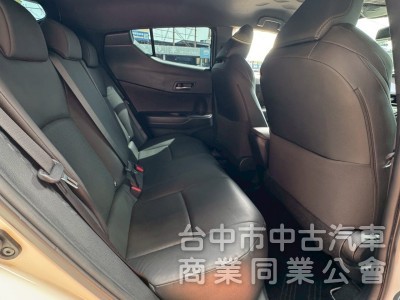 2019 CHR 1.2豪華 跑七萬多公里