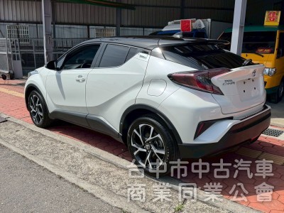 2019 CHR 1.2豪華 跑七萬多公里