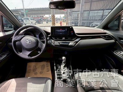 2019 CHR 1.2豪華 跑七萬多公里