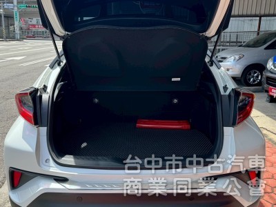 2019 CHR 1.2豪華 跑七萬多公里