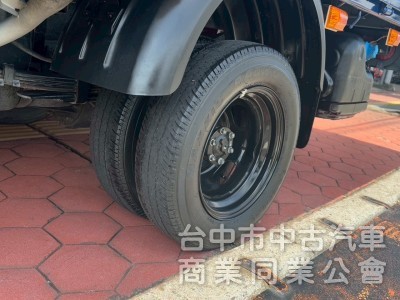 2022/11 小霸王 雙廂自排 跑三萬多公里
