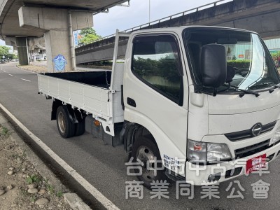 2017 Hino300 跑37萬 11.5呎