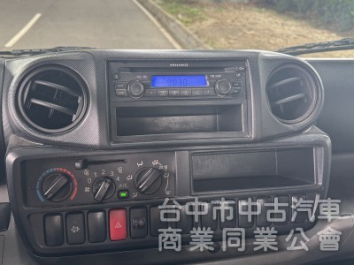 2017 Hino300 跑37萬 11.5呎