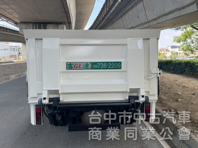 2011 堅達貨車 14呎半