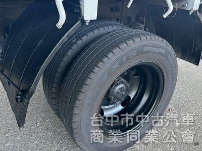 2011 堅達貨車 14呎半