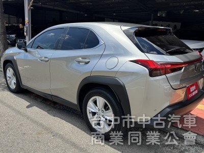 2019 UX200 跑四萬多公里