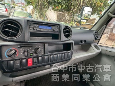 2017 Hino300 11.5呎