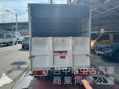 2022 雙廂小霸王 自排 跑三萬多公里