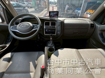 2022 雙廂小霸王 自排 跑三萬多公里
