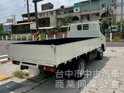 2017 Hino 300 跑37萬 11.5呎