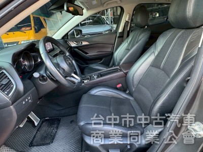 2018 Mazda 3 旗艦 跑六萬