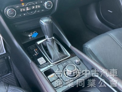 2018 Mazda 3 旗艦 跑六萬