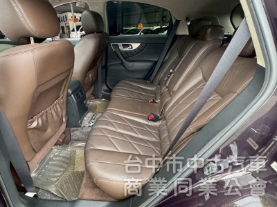 2010 FX35 跑九萬多公里
