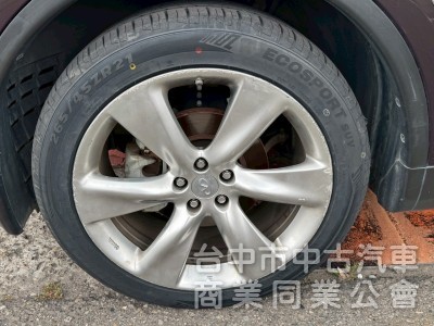 2010 FX35 跑九萬多公里