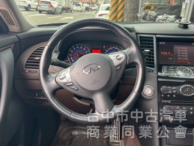2010 FX35 跑九萬多公里