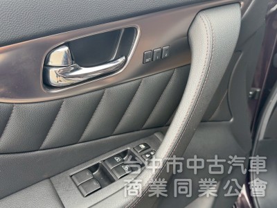 2010 FX35 跑九萬多公里