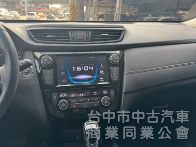 2018 X-Trail 玩美影音版 跑六萬