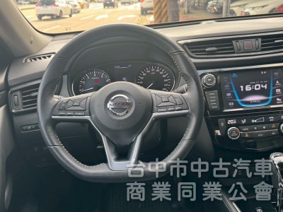 2018 X-Trail 玩美影音版 跑六萬