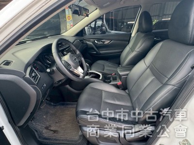 2018 X-Trail 玩美影音版 跑六萬