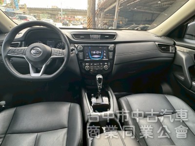 2018 X-Trail 玩美影音版 跑六萬