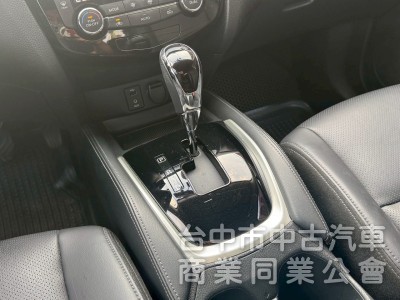 2018 X-Trail 玩美影音版 跑六萬