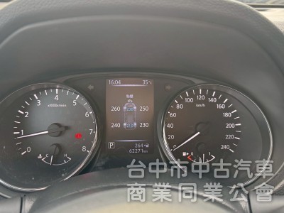 2018 X-Trail 玩美影音版 跑六萬