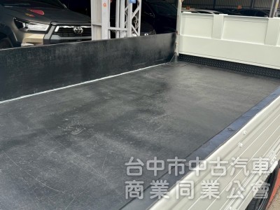 2021 小霸王 自排 標準 跑13萬多公里