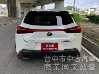 2019 UX200 跑四萬多公里