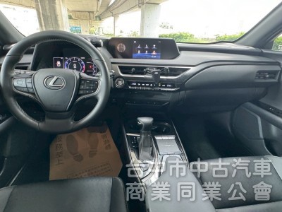 2019 UX200 跑四萬多公里