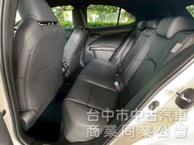 2019 UX200 跑四萬多公里