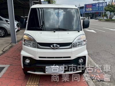 2023 A180 八人 自排 跑九千多公里