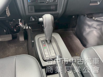 2023 A180 八人 自排 跑九千多公里