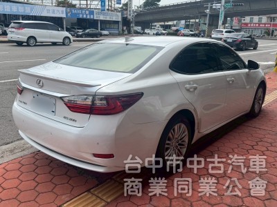 2016 ES200
