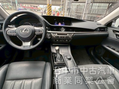 2016 ES200