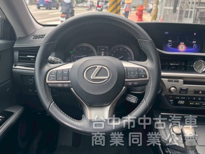2016 ES200