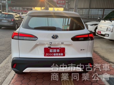 2025 Cross 油電 尊爵 跑一萬