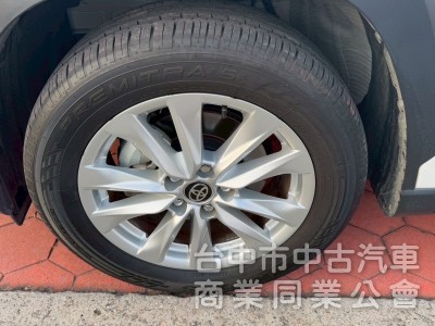 2025 Cross 油電 尊爵 跑一萬