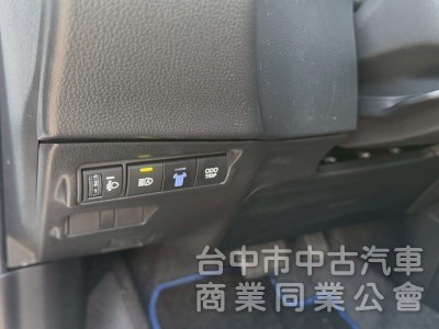 2025 Cross 油電 尊爵 跑一萬