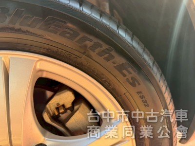 2012 Yaris 1.5 里程三萬多公里