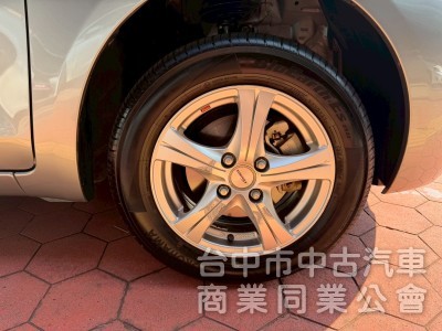 2012 Yaris 1.5 里程三萬多公里