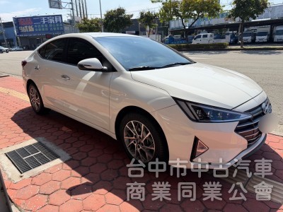 2019 Elantra 1.6旗艦 跑七萬多公里