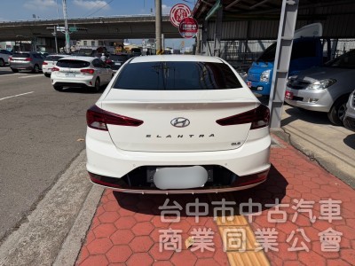 2019 Elantra 1.6旗艦 跑七萬多公里