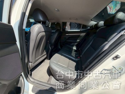 2019 Elantra 1.6旗艦 跑七萬多公里