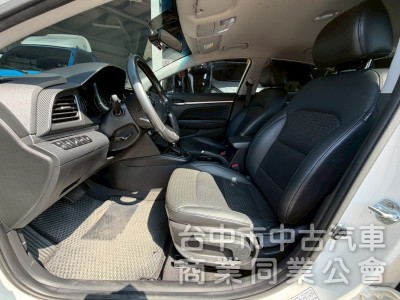 2019 Elantra 1.6旗艦 跑七萬多公里