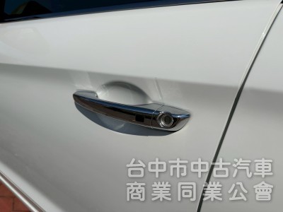 2019 Elantra 1.6旗艦 跑七萬多公里