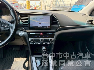 2019 Elantra 1.6旗艦 跑七萬多公里