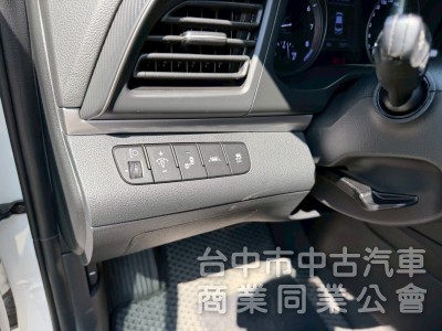 2019 Elantra 1.6旗艦 跑七萬多公里