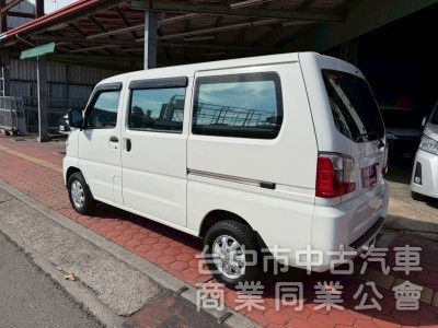 2023 A180自排 八人座 跑兩萬公里