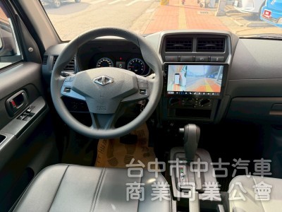 2023 A180自排 八人座 跑兩萬公里